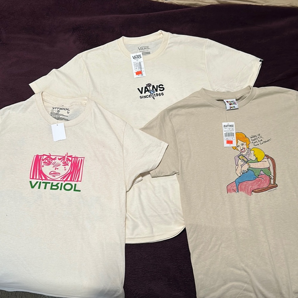 MENS/TEEN SMALL CREAM COLORED SKATE T-SHIRT 3 PACK— ZUMIES BEAND NEW, VANS, etc